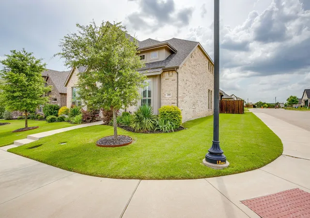 Photo 3 of Single family home for sale at 2001 Kati Jane Ln, Midlothian, TX 76065 | MLS# 21232150 | Listing updated on 2026-09-14