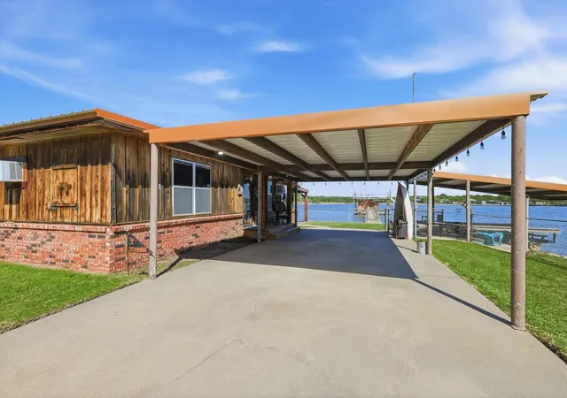 Photo 2 of Single family home for sale at 4513 Chapel Rd, Graham, TX 76450 | MLS# 21199982 | Listing updated on 2026-09-29