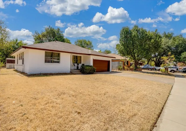 Photo 3 of Single family home for sale at 6540 Seco Blvd, Dallas, TX 75217 | MLS# 21232693 | Listing updated on 2026-09-14