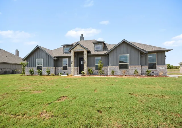 Photo 4 of Single family home for sale at 7421 Stonehenge, Sanger, TX 76266 | MLS# 21232912 | Listing updated on 2026-10-02