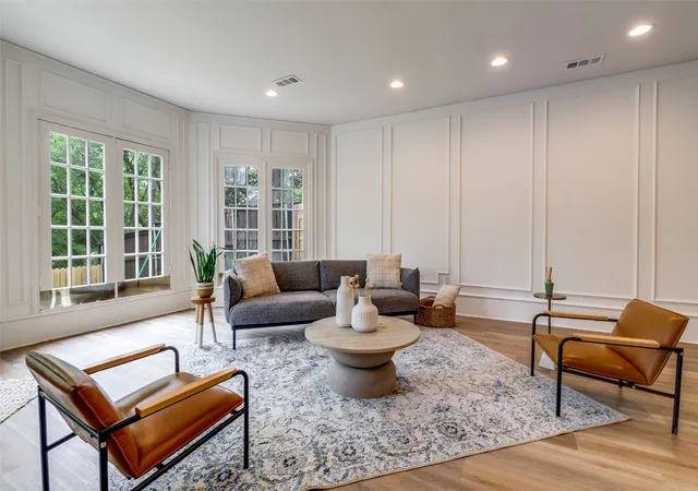 Photo 3 of Single family home for sale at 9122 Cochran Heights Dr, Dallas, TX 75220 | MLS# 21231653 | Listing updated on 2026-07-31