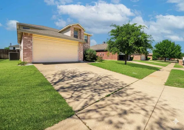 Photo 2 of Single family home for sale at 5209 Prestwick Dr, Fort Worth, TX 76135 | MLS# 21233006 | Listing updated on 2026-09-11