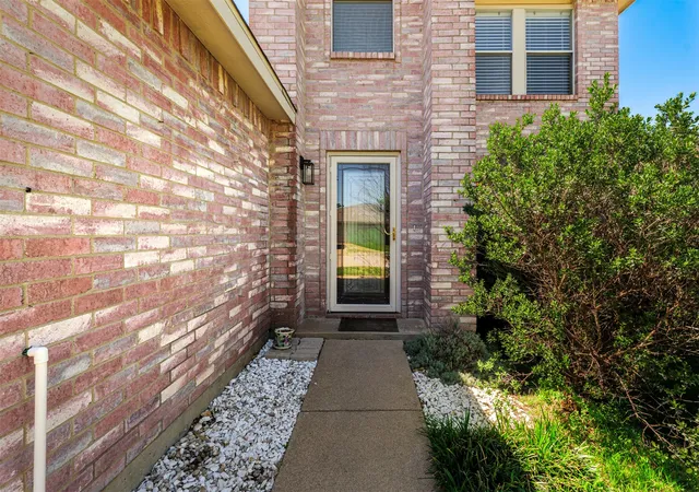 Photo 3 of Single family home for sale at 5209 Prestwick Dr, Fort Worth, TX 76135 | MLS# 21233006 | Listing updated on 2026-09-11