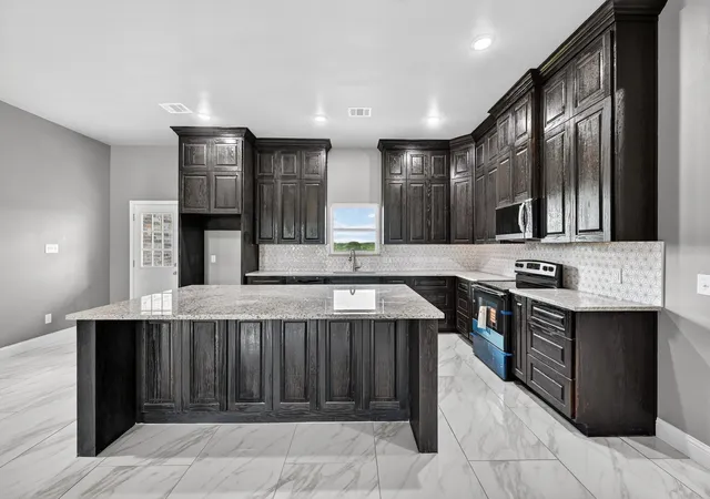 Photo 3 of Sale Pending at 4510 County Road 307, Grandview, TX 76050 | MLS# 21232105 | Listing updated on 2026-09-15