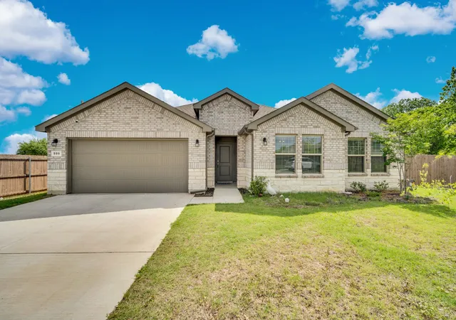 Photo 2 of Single family home for sale at 500 Jolie Ct, Joshua, TX 76058 | MLS# 21233585 | Listing updated on 2026-09-11