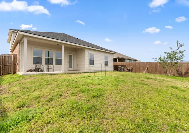 Photo 2 of Single family home for sale at 205 Pine Hollow Wy, Josephine, TX 75189 | MLS# 21231380 | Listing updated on 2026-09-12