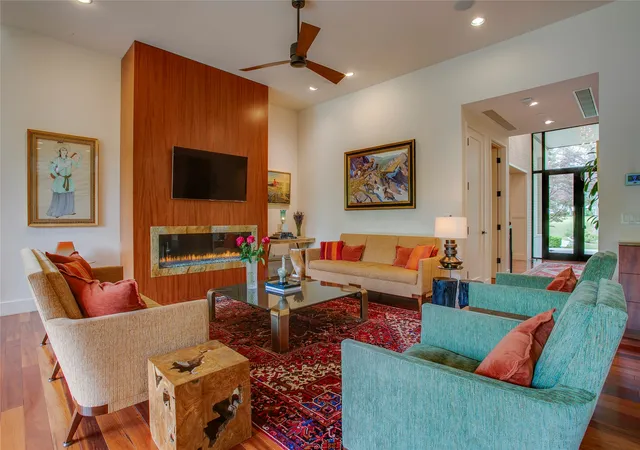Photo 4 of Single family home for sale at 48 Ash Bluff Ln, Dallas, TX 75248 | MLS# 21214303 | Listing updated on 2026-09-09