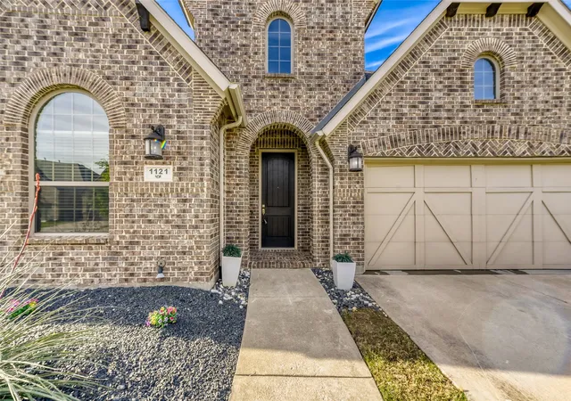 Photo 2 of Sale Pending at 1121 7th St, Argyle, TX 76226 | MLS# 21216708 | Listing updated on 2026-09-08