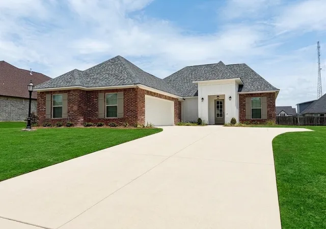 Photo 1 of Single family home for sale at 257 Woodcrest Dr, Stonewall, LA 71078 | MLS# 21233908 | Listing updated on 2026-10-01