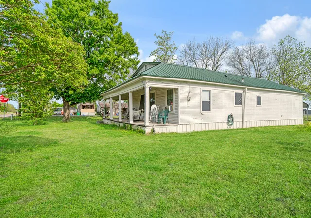 Photo 3 of Sale Pending at 25099 Farm Road 137, Petty, TX 75470 | MLS# 21234044 | Listing updated on 2026-09-11