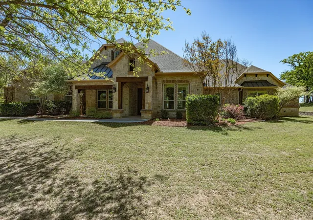 Photo 1 of Single family home for sale at 104 Lariat Ct, Azle, TX 76020 | MLS# 21232281 | Listing updated on 2026-09-04
