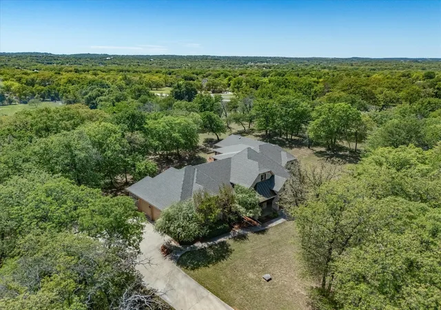 Photo 3 of Single family home for sale at 104 Lariat Ct, Azle, TX 76020 | MLS# 21232281 | Listing updated on 2026-09-04