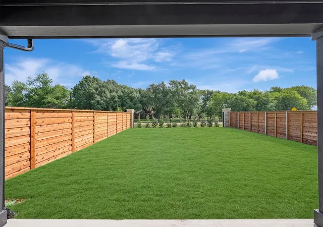 Photo 3 of Single family home for sale at 1725 Mosaic Wy, Mesquite, TX 75181 | MLS# 21234183 | Listing updated on 2026-10-04