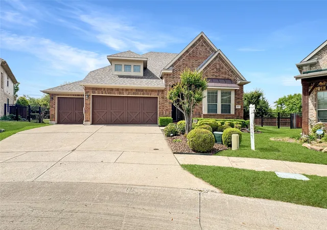 Photo 3 of Single family home for sale at 401 Varnum Wy, Fairview, TX 75069 | MLS# 21234334 | Listing updated on 2026-09-13
