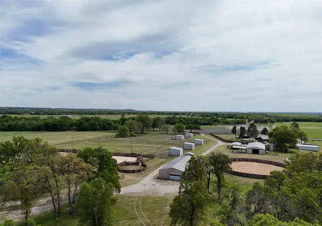 Photo 2 of Single family home for sale at 990 Doss Rd, Millsap, TX 76066 | MLS# 21226498 | Listing updated on 2026-09-28