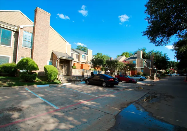 Photo 3 of Condo for sale at 2121 Park Willow Ln #C, Arlington, TX 76011 | MLS# 21234596 | Listing updated on 2026-09-14