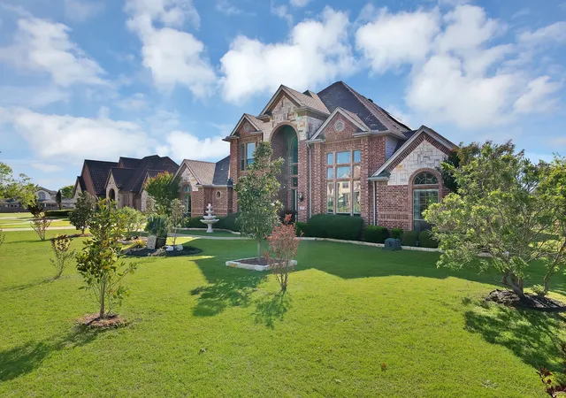 Photo 2 of Single family home for sale at 1611 Mustang Ct, Cedar Hill, TX 75104 | MLS# 21231759 | Listing updated on 2026-09-14