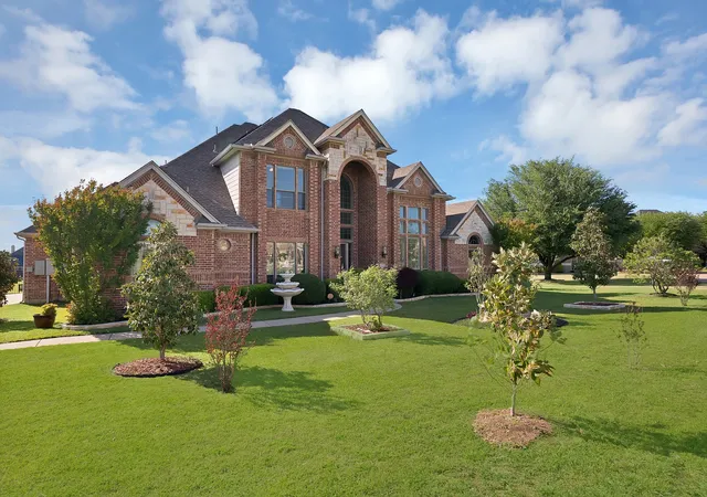 Photo 3 of Single family home for sale at 1611 Mustang Ct, Cedar Hill, TX 75104 | MLS# 21231759 | Listing updated on 2026-09-14