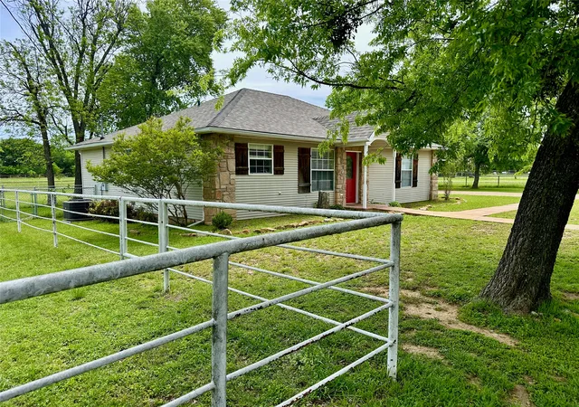 Photo 1 of Single family home for sale at 1308 Willis St, Brownwood, TX 76801 | MLS# 21234841 | Listing updated on 2026-10-03