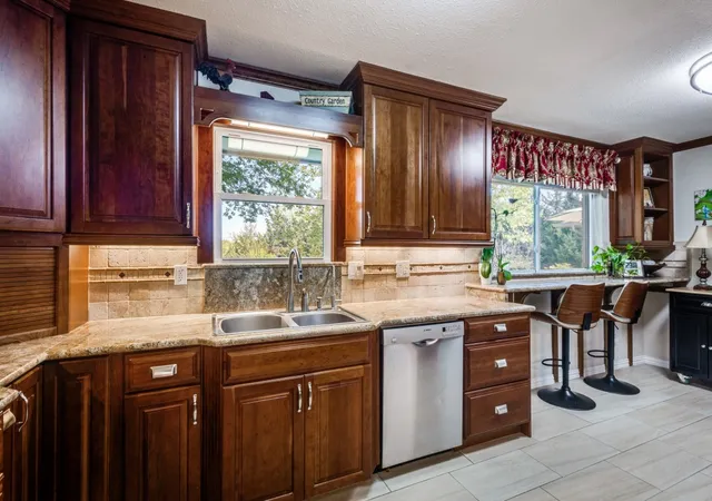 Photo 4 of Single family home for sale at 16590 Redbud Dr, Frisco, TX 75035 | MLS# 21232615 | Listing updated on 2026-09-10