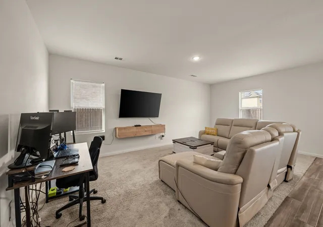 Photo 3 of Single family home for sale at 4724 Swan Neck Dr, Fort Worth, TX 76179 | MLS# 21233344 | Listing updated on 2026-08-02