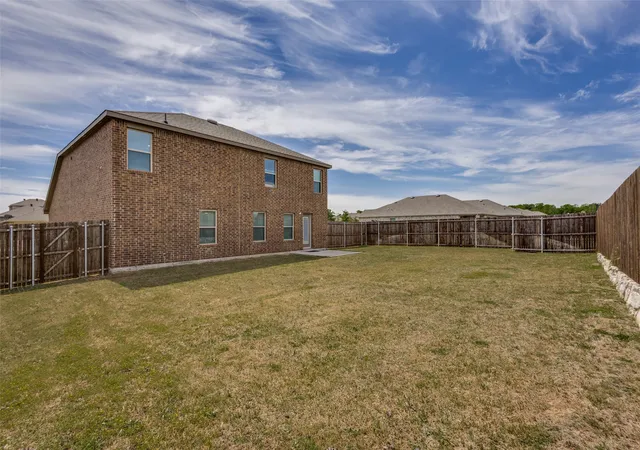 Photo 2 of Single family home for sale at 305 Ginger Ave, Anna, TX 75409 | MLS# 21233412 | Listing updated on 2026-09-15