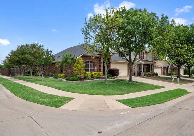 Photo 3 of Single family home for sale at 201 Rawhide St, Waxahachie, TX 75165 | MLS# 21235065 | Listing updated on 2026-10-02