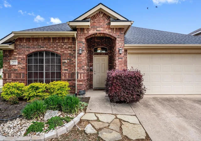 Photo 3 of Single family home for sale at 201 Rawhide St, Waxahachie, TX 75165 | MLS# 21235065 | Listing updated on 2026-10-02