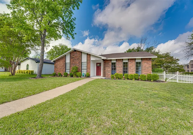 Photo 1 of Single family home for sale at 3113 Powell Dr, Rowlett, TX 75088 | MLS# 21232909 | Listing updated on 2026-09-12