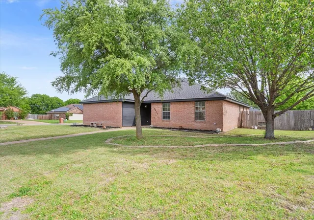 Photo 3 of Single family home for sale at 10817 Lilry Rd, Waco, TX 76708 | MLS# 21234847 | Listing updated on 2026-08-02