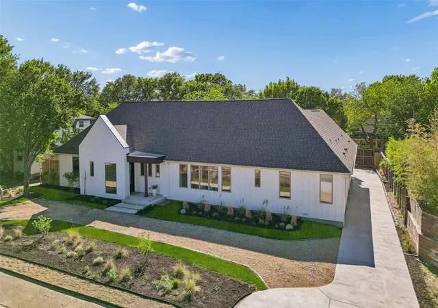 Photo 2 of Single family home for sale at 11131 Hillcrest Rd, Dallas, TX 75230 | MLS# 21232108 | Listing updated on 2026-09-10