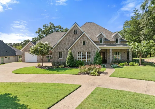 Photo 1 of Sale Pending at 2926 Stewart Way, Tyler, TX 75709 | MLS# 21235318 | Listing updated on 2026-09-28