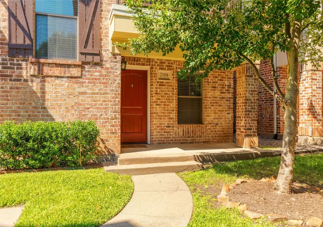 Photo 2 of Sale Pending at 2104 Azure Pointe, Richardson, TX 75080 | MLS# 21235366 | Listing updated on 2026-08-01