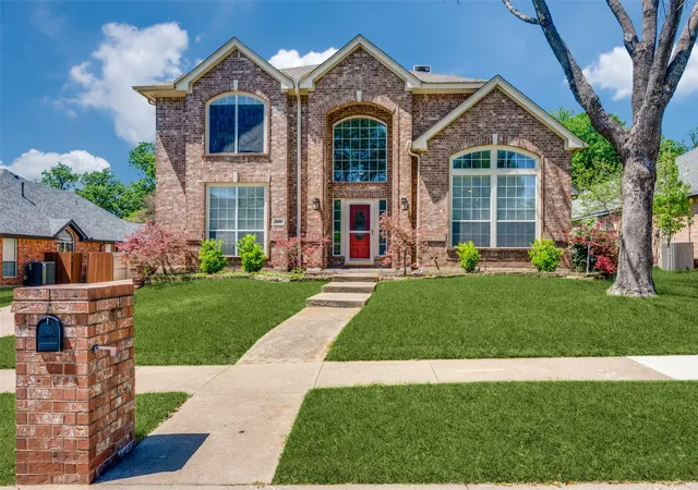 Photo 1 of Single family home for sale at 8421 Parkdale Dr, North Richland Hills, TX 76182 | MLS# 21234514 | Listing updated on 2026-09-14