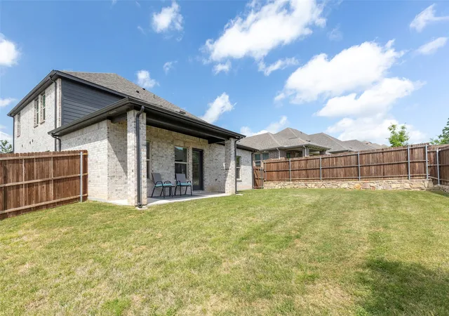 Photo 3 of Single family home for sale at 1504 Cobblestone Rd, Melissa, TX 75454 | MLS# 21227391 | Listing updated on 2026-09-28