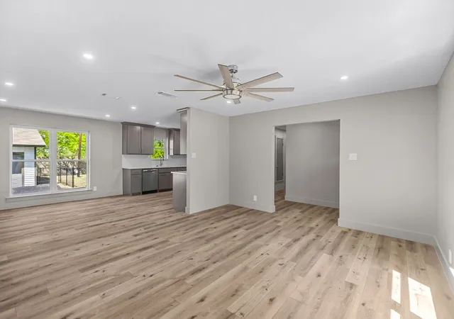Photo 3 of Single family home for sale at 95 Tate Cir, Sherman, TX 75090 | MLS# 21233342 | Listing updated on 2026-09-09