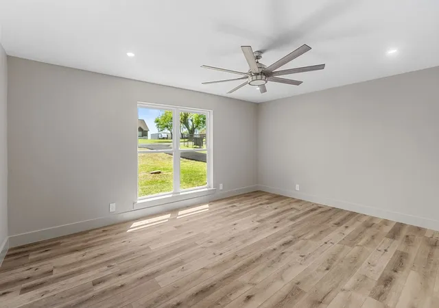 Photo 4 of Single family home for sale at 95 Tate Cir, Sherman, TX 75090 | MLS# 21233342 | Listing updated on 2026-09-09