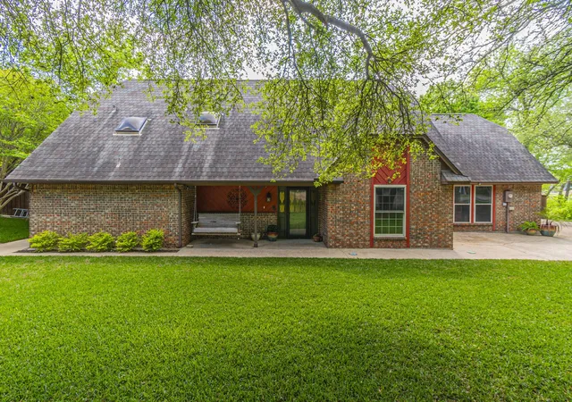 Photo 2 of Sale Pending at 127 Nicklaus Nook, Lancaster, TX 75146 | MLS# 21235632 | Listing updated on 2026-09-08