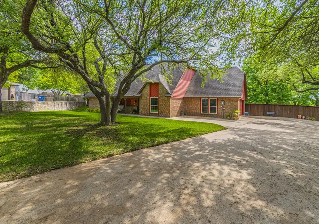 Photo 3 of Sale Pending at 127 Nicklaus Nook, Lancaster, TX 75146 | MLS# 21235632 | Listing updated on 2026-09-08
