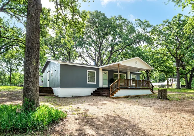 Photo 1 of Manufactured home for sale at 102 Lakewood Dr, Mabank, TX 75156 | MLS# 21236130 | Listing updated on 2026-09-10