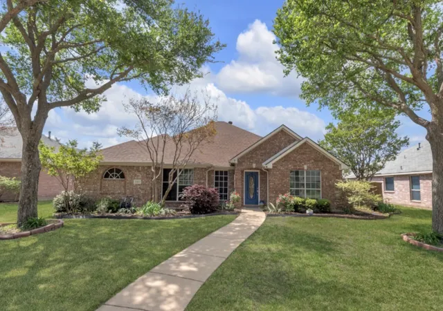 Photo 1 of Single family home for sale at 10109 Bent Tree Dr, Rowlett, TX 75089 | MLS# 21236204 | Listing updated on 2026-09-13