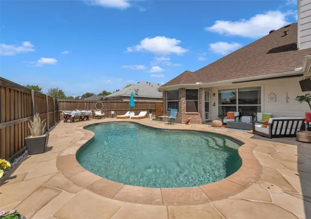 Photo 2 of Single family home for sale at 10109 Bent Tree Dr, Rowlett, TX 75089 | MLS# 21236204 | Listing updated on 2026-09-13