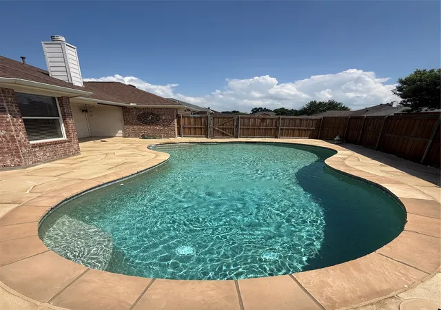 Photo 3 of Single family home for sale at 10109 Bent Tree Dr, Rowlett, TX 75089 | MLS# 21236204 | Listing updated on 2026-09-13