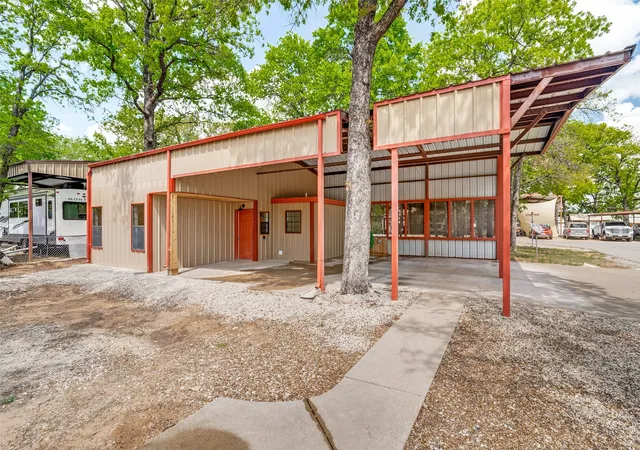 Photo 1 of Single family home for sale at 5706 Campfire Ln, Granbury, TX 76049 | MLS# 21236223 | Listing updated on 2026-09-12