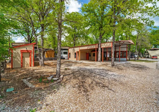 Photo 3 of Single family home for sale at 5706 Campfire Ln, Granbury, TX 76049 | MLS# 21236223 | Listing updated on 2026-09-12
