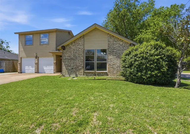 Photo 3 of Single family home for sale at 6021 Dusty Rd, Watauga, TX 76148 | MLS# 21222415 | Listing updated on 2026-10-04