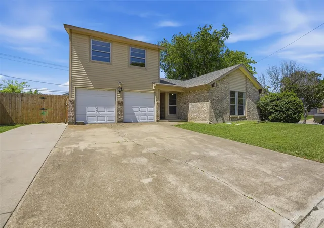 Photo 4 of Single family home for sale at 6021 Dusty Rd, Watauga, TX 76148 | MLS# 21222415 | Listing updated on 2026-10-04