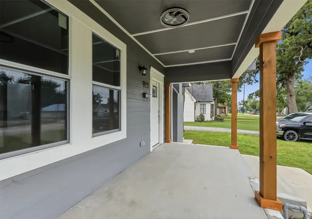 Photo 2 of Single family home for sale at 923 Church St, Sulphur Springs, TX 75482 | MLS# 21236300 | Listing updated on 2026-09-14