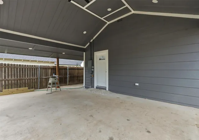 Photo 4 of Single family home for sale at 923 Church St, Sulphur Springs, TX 75482 | MLS# 21236300 | Listing updated on 2026-09-24