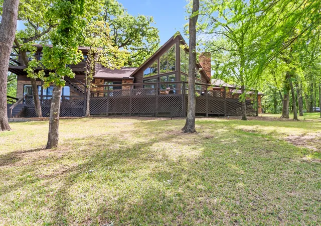 Photo 1 of Single family home for sale at 1611 Emma Dr, Tool, TX 75143 | MLS# 21232360 | Listing updated on 2026-10-03